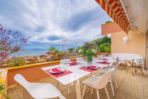 Apartment in Mandelieu-la-Napoule, Alpes-Maritimes