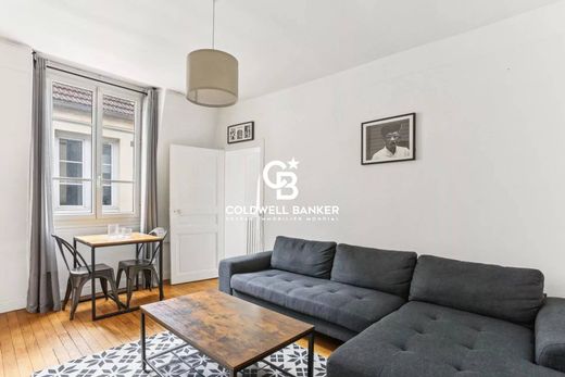 Apartment in Tour Eiffel, Invalides – Ecole Militaire, Saint-Thomas d’Aquin, Paris