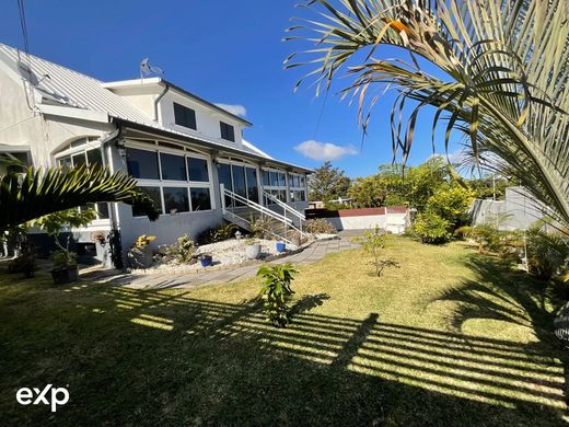 Casa di lusso a Le Tampon, Riunione