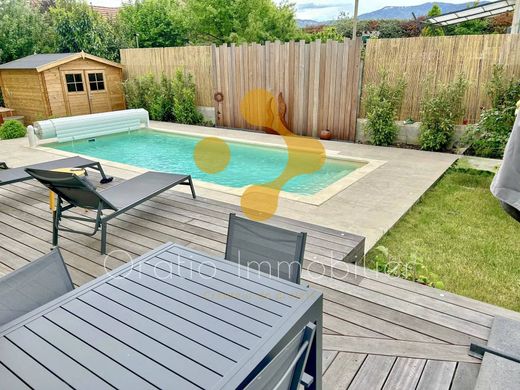 Casa di lusso a Entrelacs, Savoia