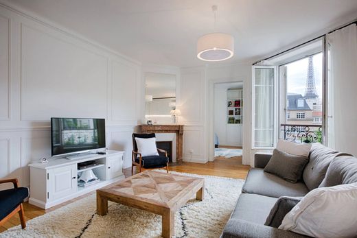 Apartament w Tour Eiffel, Invalides – Ecole Militaire, Saint-Thomas d’Aquin, Paris