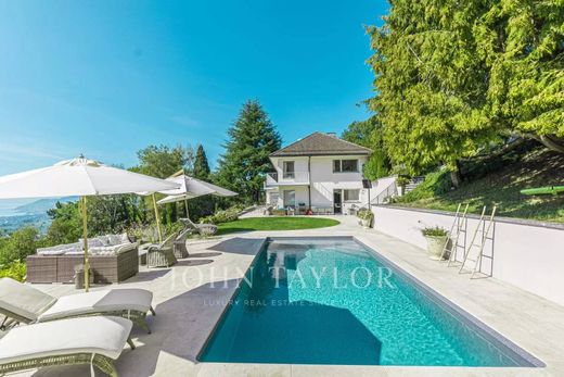 ﻓﻴﻼ ﻓﻲ Montreux, Riviera-Pays-d'Enhaut District