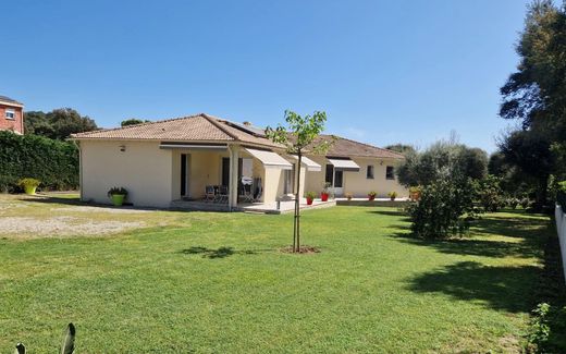 Canale-di-Verde, Upper Corsicaの高級住宅