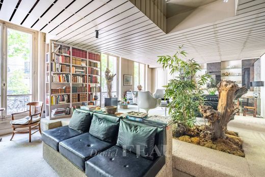 Apartment / Etagenwohnung in Tour Eiffel, Invalides – Ecole Militaire, Saint-Thomas d’Aquin, Paris