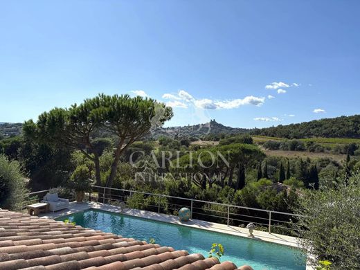 ‏וילה ב  גרימאוד, Var