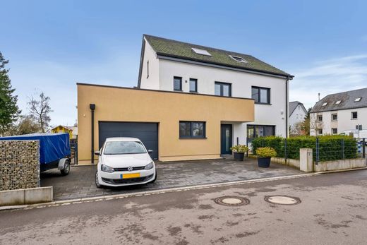 Luxury home in Hoscheiderdickt, Parc Hosingen