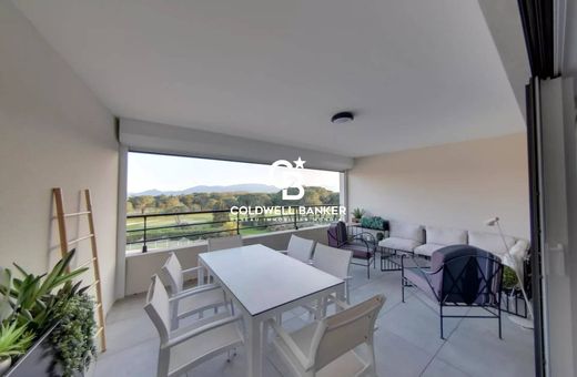 Saint-Cyprien, Pyrénées-Orientalesのアパートメント