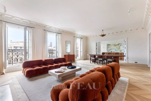 Apartment / Etagenwohnung in Saint-Germain, Odéon, Monnaie, Paris