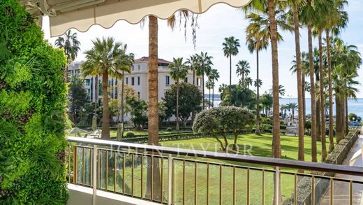 カンヌ, Alpes-Maritimesのアパートメント