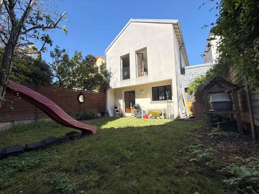 Casa de lujo en Clamart, Altos de Sena