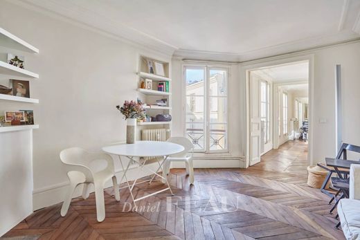 Квартира, Tour Eiffel, Invalides – Ecole Militaire, Saint-Thomas d’Aquin, Paris