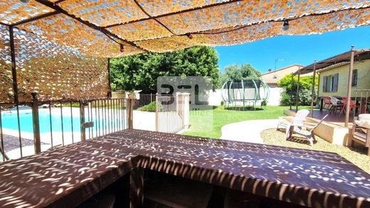 ‏וילה ב  Uzès, Gard