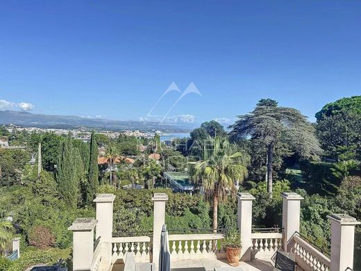 Antibes, Alpes-Maritimesのアパートメント