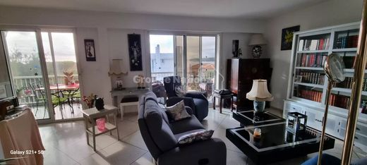 Apartment in Six-Fours-les-Plages, Var