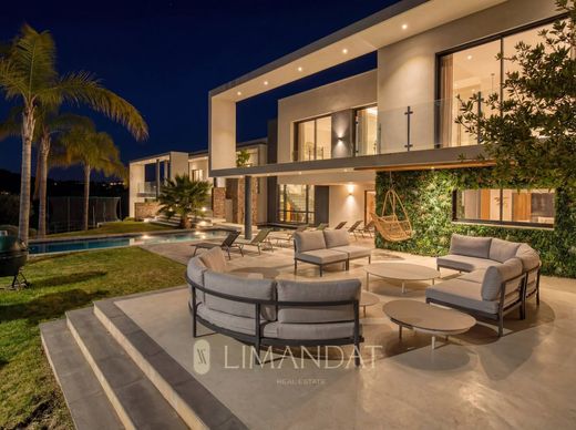 Villa in Roquefort-les-Pins, Alpes-Maritimes
