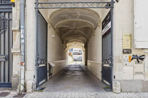 Apartment / Etagenwohnung in Angers, Maine-et-Loire