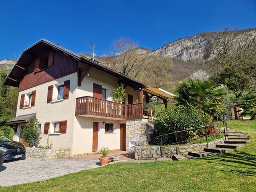 Maison de luxe à Méry, Savoie