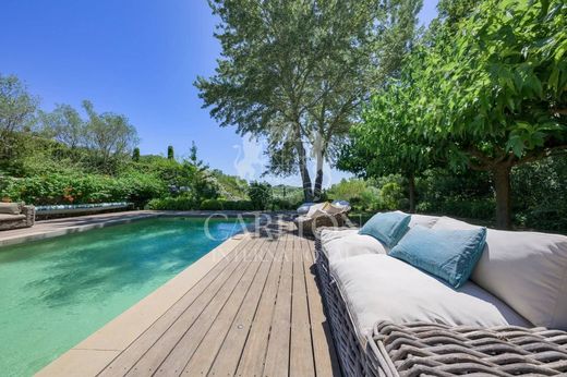 Villa in Châteauneuf-Grasse, Alpes-Maritimes