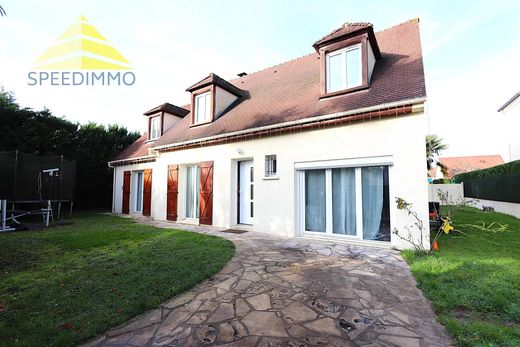 Casa de luxo - Marolles-en-Brie, Val-de-Marne
