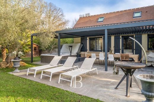 Montfort-l'Amaury, Yvelinesの高級住宅