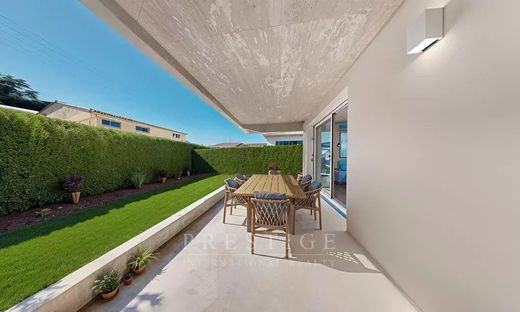 Apartment / Etagenwohnung in Saint-Raphaël, Var