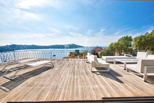 Villefranche-sur-Mer, Alpes-Maritimesのアパートメント