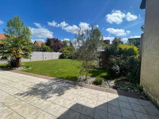 Luxury home in Coubron, Seine-Saint-Denis