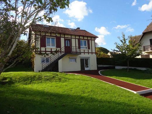 Saint-Arnoult, Calvadosの高級住宅