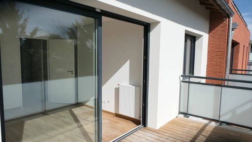 Apartment in Saint-Orens-de-Gameville, Upper Garonne