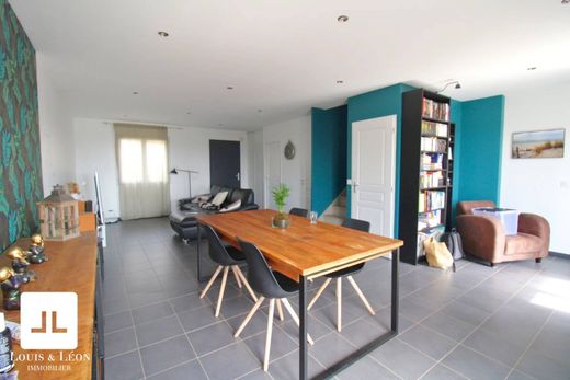 Anse, Rhôneの高級住宅