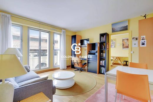 Apartment in Saint-Germain, Odéon, Monnaie, Paris