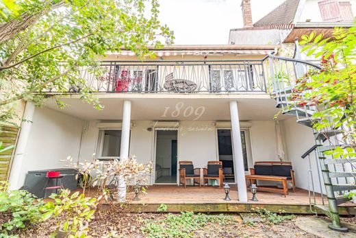 Casa de lujo en Champigny-sur-Marne, Valle de Marne