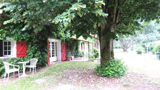 豪宅  Poigny-la-Forêt, Yvelines
