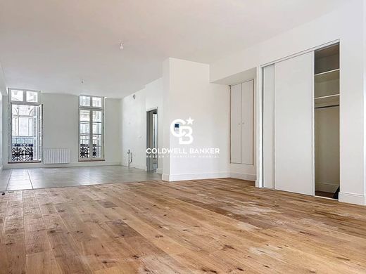 Apartment / Etagenwohnung in Rochefort, Charente-Maritime