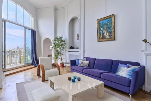 Apartment in Saint-Germain, Odéon, Monnaie, Paris