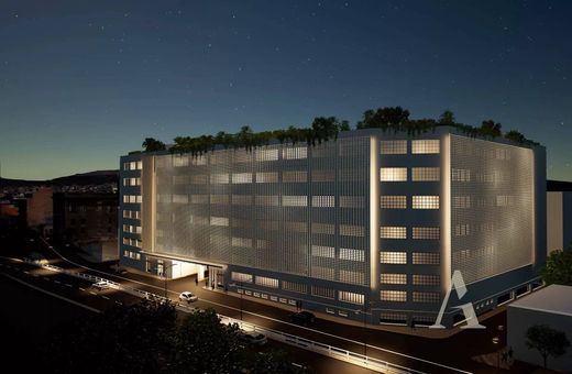 Piso / Apartamento en El Pireo, Nomós Attikís