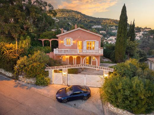 ‏וילה ב  Mandelieu-la-Napoule, Alpes-Maritimes