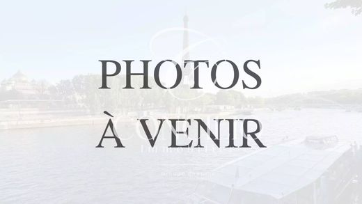 Apartment in Neuilly-sur-Seine, Hauts-de-Seine
