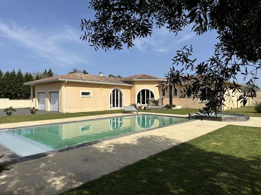 Luxury home in Le Porge, Gironde