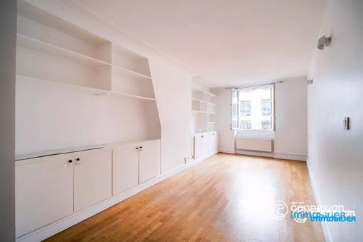 プロヴァン-スオペラ、グラン・ブルヴァール, Parisのアパートメント