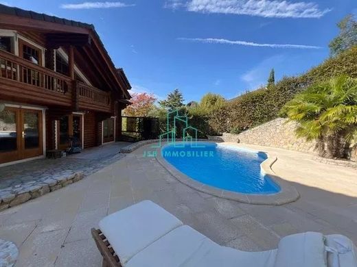 Villa in Challes-les-Eaux, Savoy