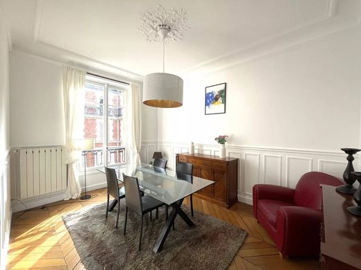 Apartment in Tour Eiffel, Invalides – Ecole Militaire, Saint-Thomas d’Aquin, Paris