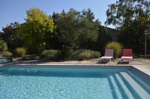 Luxe woning in Aytré, Charente-Maritime