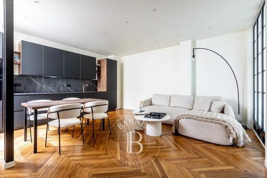 Apartment in Champs-Elysées, Madeleine, Triangle d’or, Paris