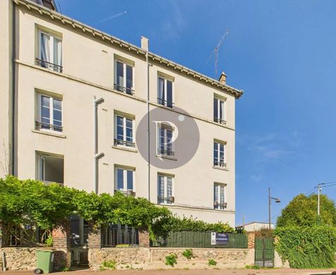 Residential complexes in Châtenay-Malabry, Hauts-de-Seine