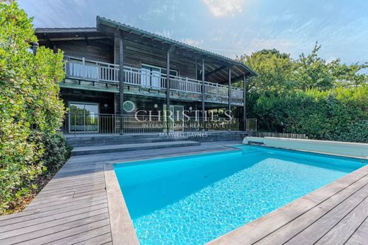 Luxury home in Pyla sur Mer, Gironde