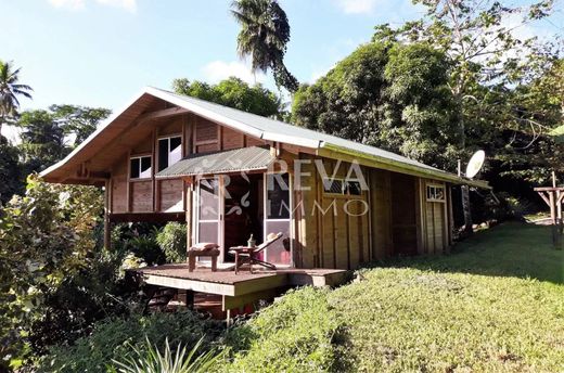 Huahine, District de Vairaoの高級住宅