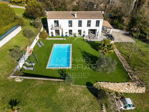 Villa in Châteauneuf-Grasse, Alpes-Maritimes