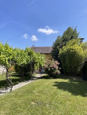 Luxury home in Saulx-les-Chartreux, Essonne