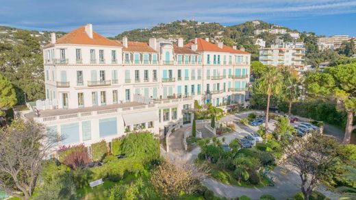 Apartment / Etagenwohnung in Cannes, Alpes-Maritimes